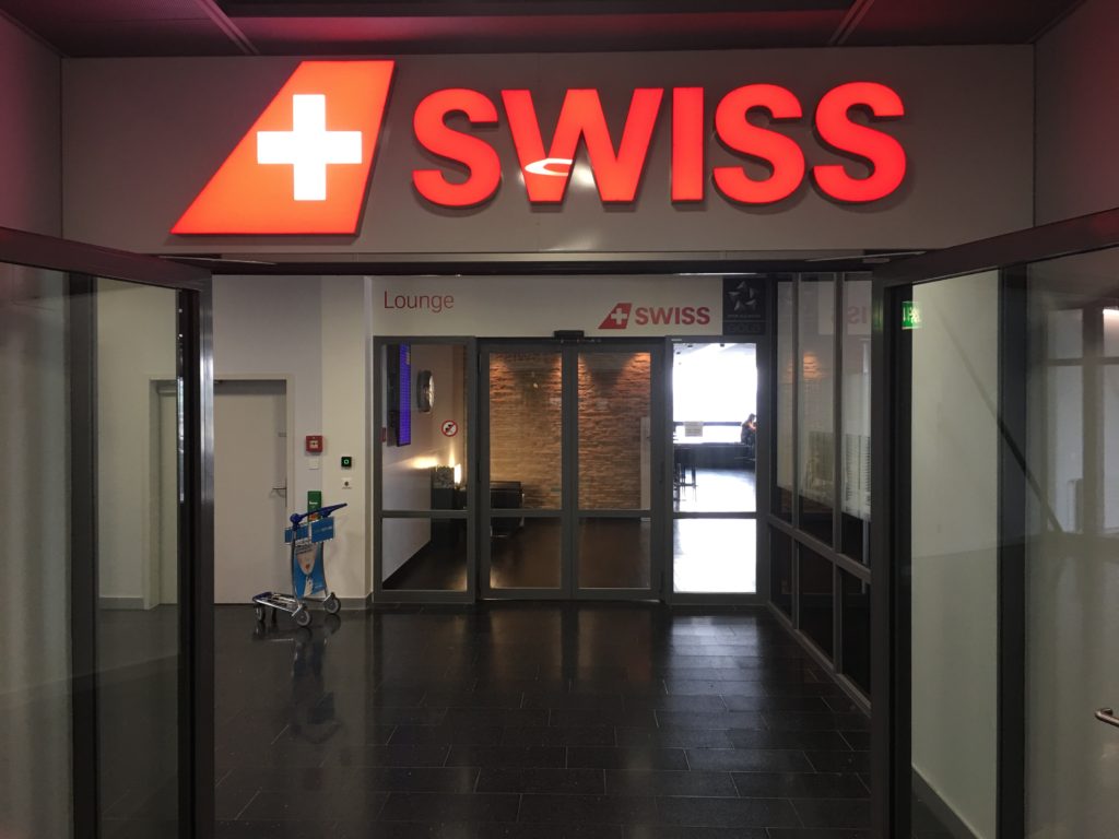 Eingang zur Swiss Lounge im Gate A